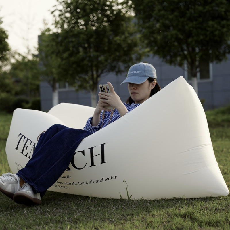 Inflatable sofa for lying and  - Outdoor Adventure Festival recension och pris